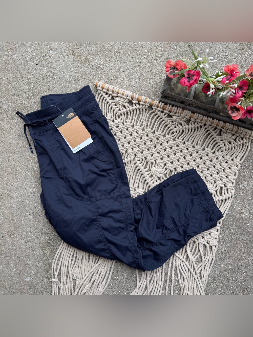 New The North Face Navy Blue Capri Pants Size Small